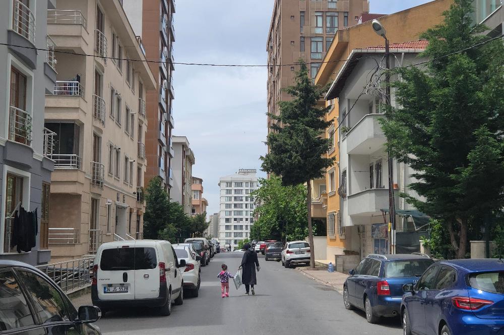 C21 NAR - BAKLA SOKAK'TA SİTE İÇİNDE SATILIK 2+1 DAİRE