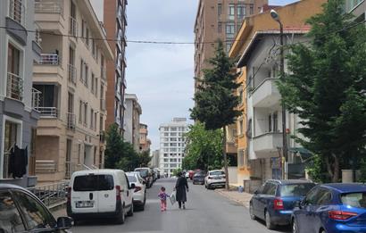 C21 NAR - BAKLA SOKAK'TA SİTE İÇİNDE SATILIK 2+1 DAİRE
