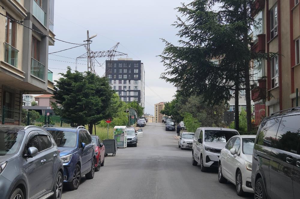 C21 NAR - BAKLA SOKAK'TA SİTE İÇİNDE SATILIK 2+1 DAİRE