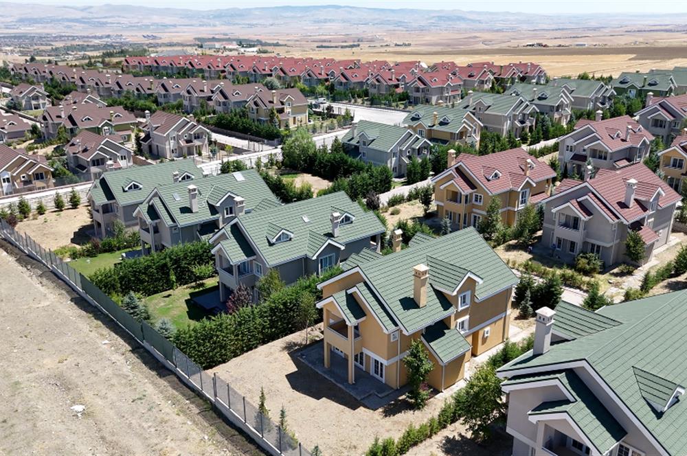 GÖLBAŞI ANADOLU BAHÇEŞEHİR EVLERİ SATILIK NATAMAM 7+2 VİLLA