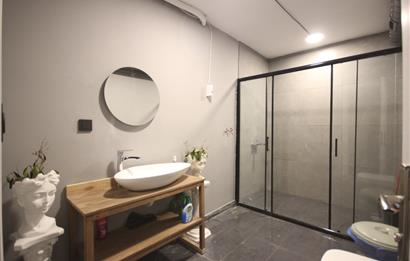C21 MELTEM YAMAN'dan 13 Bağımsız Bölümden Oluşan 450 m2 Dükkan