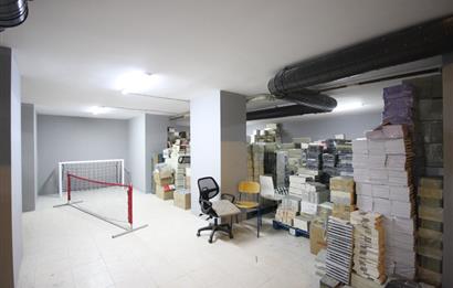 C21 MELTEM YAMAN'dan 13 Bağımsız Bölümden Oluşan 450 m2 Dükkan