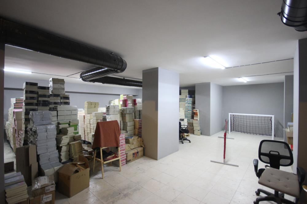 C21 MELTEM YAMAN'dan 13 Bağımsız Bölümden Oluşan 450 m2 Dükkan