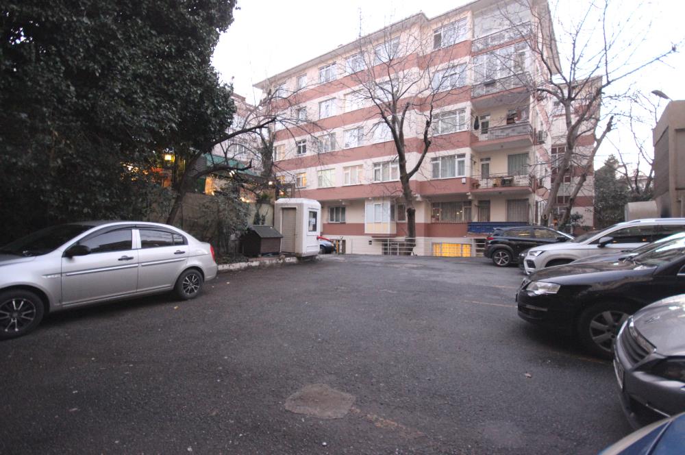 C21 MELTEM YAMAN'dan 13 Bağımsız Bölümden Oluşan 450 m2 Dükkan
