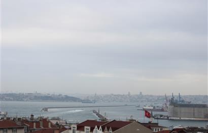 C21 MELTEM YAMAN'dan YENİ BİNA 3+1 Manzaralı Eşyalı Dublex