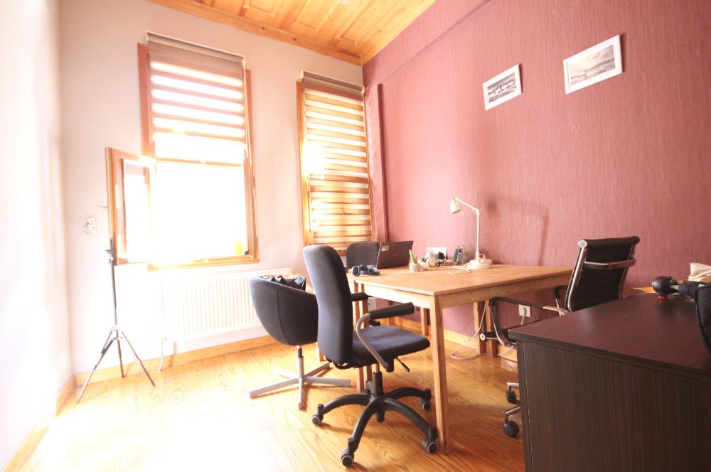 C21 MELTEM YAMAN'dan Rıhtım Ve İskeleye Yakın 4 Katlı 
