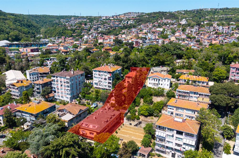 Sarıyer'de içinde 1 VİLLA ve 6 DAİRELİ BİNA bulunan 1361 m2 ARSA