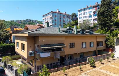 Sarıyer'de içinde 1 VİLLA ve 6 DAİRELİ BİNA bulunan 1361 m2 ARSA