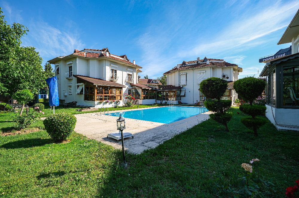 TUZLA CEVİZALTI SİTESİNDE SATILIK VİLLA