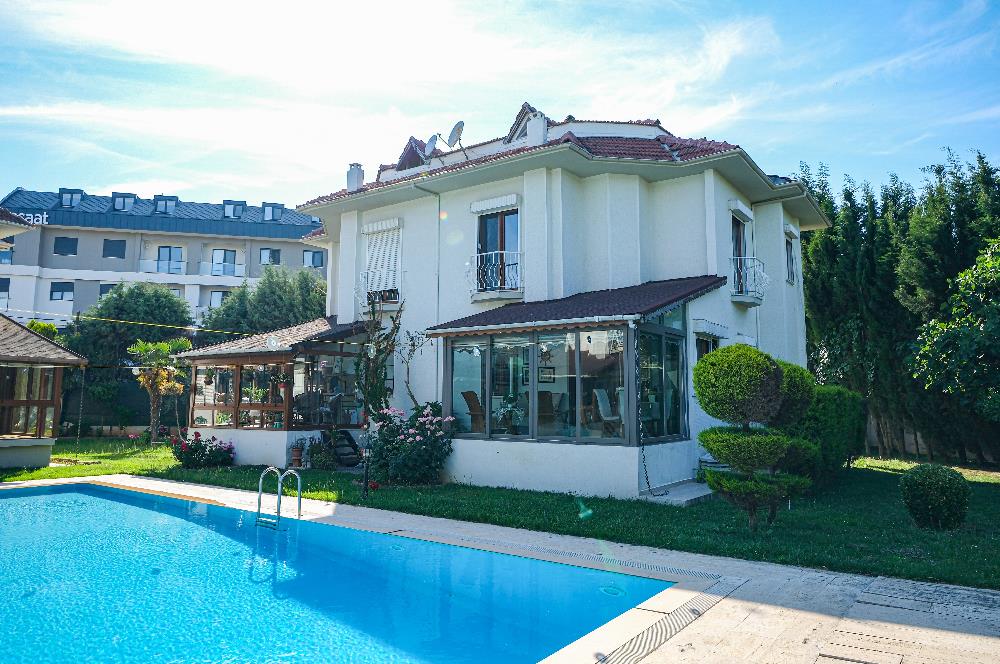 TUZLA CEVİZALTI SİTESİNDE SATILIK VİLLA