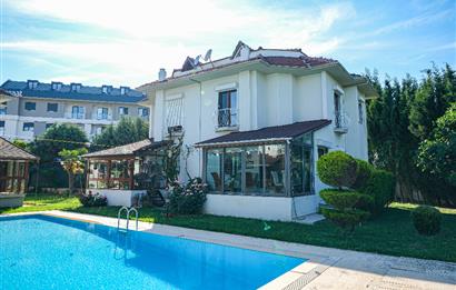 TUZLA CEVİZALTI SİTESİNDE SATILIK VİLLA