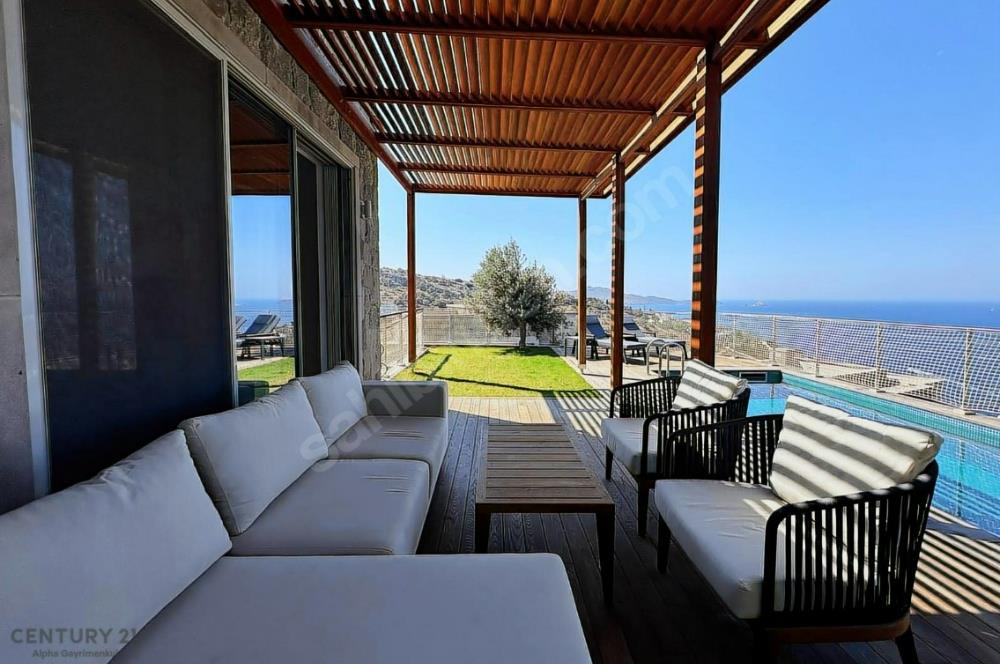 NEF YALIKAVAK'TA PANORAMIK DENİZ MANZARALI SATILIK 4+1 VİLLA