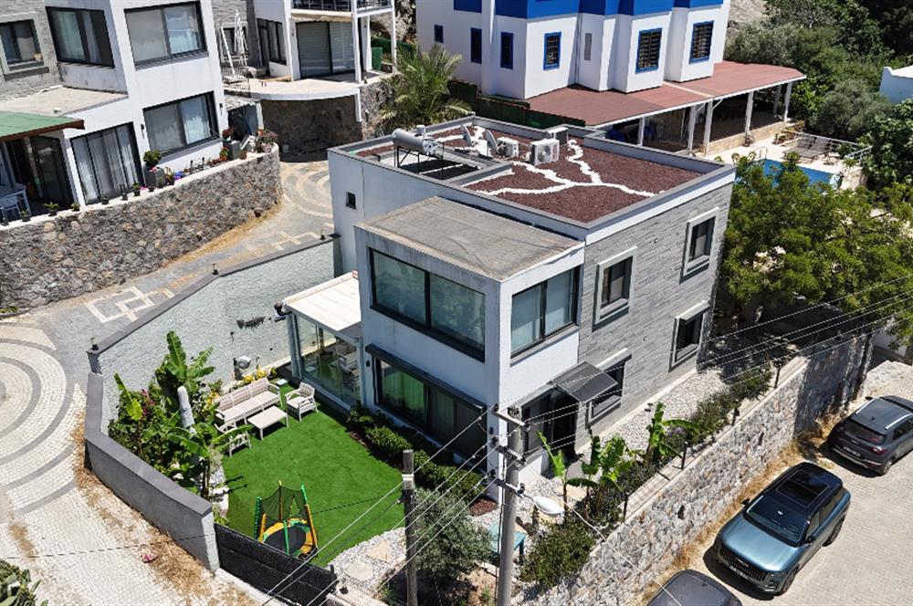 Bodrum Gündoğan Farilya’da Müstakil Girişli ve Geniş Bahçe Kullanımlı Satılık 3+1 Bahçe Katı Daire
