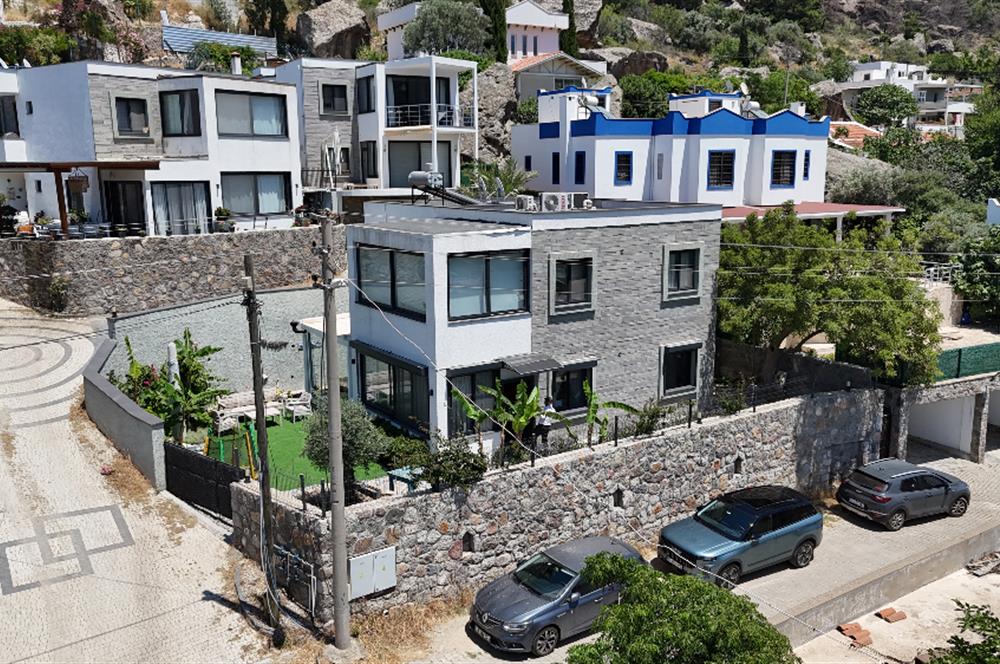 Bodrum Gündoğan Farilya’da Müstakil Girişli ve Geniş Bahçe Kullanımlı Satılık 3+1 Bahçe Katı Daire