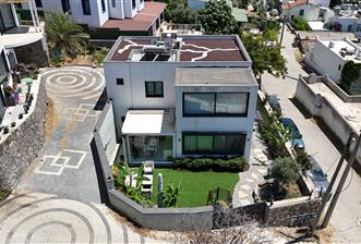 Bodrum Gündoğan Farilya’da Müstakil Girişli ve Geniş Bahçe Kullanımlı Satılık 3+1 Bahçe Katı Daire