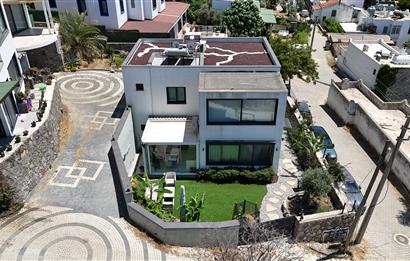 Bodrum Gündoğan Farilya’da Müstakil Girişli ve Geniş Bahçe Kullanımlı Satılık 3+1 Bahçe Katı Daire
