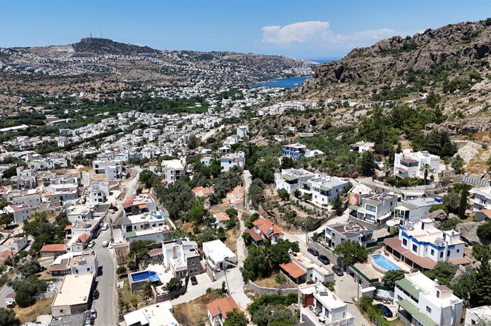 Bodrum Gündoğan Farilya’da Müstakil Girişli ve Geniş Bahçe Kullanımlı Satılık 3+1 Bahçe Katı Daire