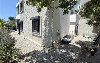 Bodrum Gündoğan Farilya’da Müstakil Girişli ve Geniş Bahçe Kullanımlı Satılık 3+1 Bahçe Katı Daire