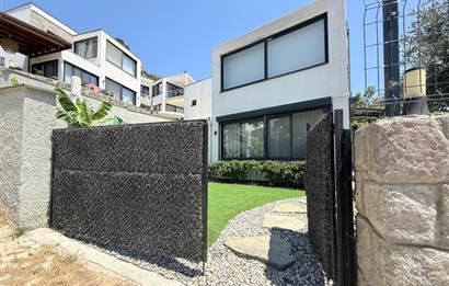 Bodrum Gündoğan Farilya’da Müstakil Girişli ve Geniş Bahçe Kullanımlı Satılık 3+1 Bahçe Katı Daire