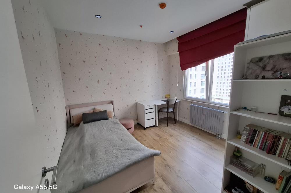 BEYLİKDÜZÜ DEMİR ROMENCE SİTESİNDE SATILIK 3+1 DAİRE