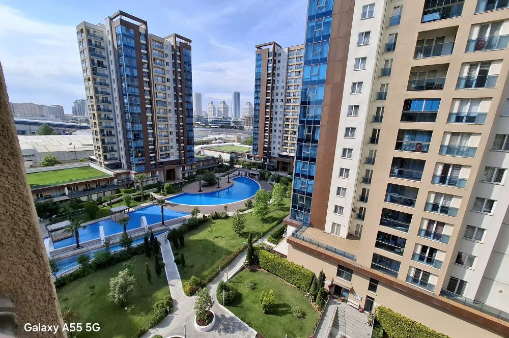 BEYLİKDÜZÜ DEMİR ROMENCE SİTESİNDE SATILIK 3+1 DAİRE
