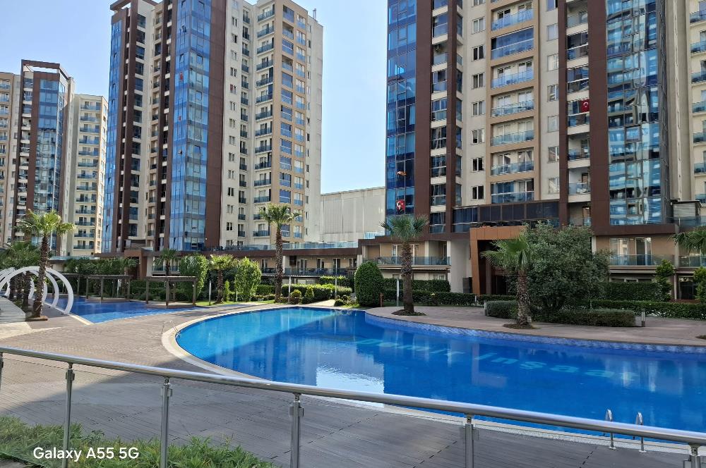 BEYLİKDÜZÜ DEMİR ROMENCE SİTESİNDE SATILIK 3+1 DAİRE