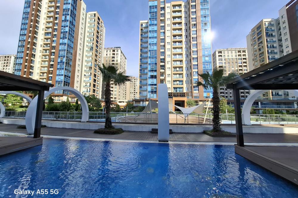 BEYLİKDÜZÜ DEMİR ROMENCE SİTESİNDE SATILIK 3+1 DAİRE