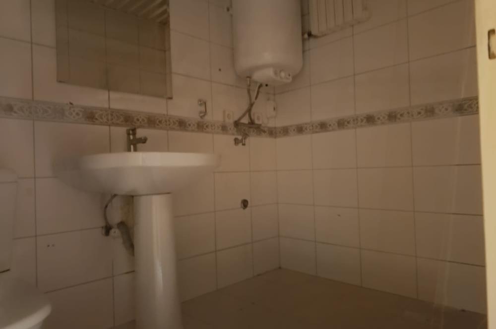 SİTE İÇİNDE 3+1 KİRALIK DAİRE METROYA YAKIN MERKEZİ KONUMDA