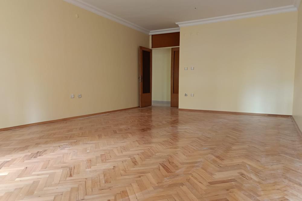 SİTE İÇİNDE 3+1 KİRALIK DAİRE METROYA YAKIN MERKEZİ KONUMDA