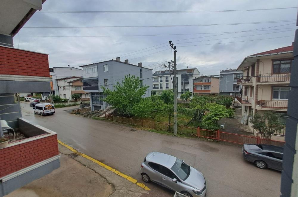 KARTEPE ATAEVLER'DE SATILIK GENİŞ KULLANIŞLI ARAKAT 3+1 DAİRE