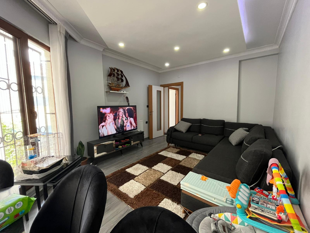 EYÜP KARADOLAP MAH. SAYA YOLU CAD. ÜSTÜ SATILIK 2+1 DAİRE