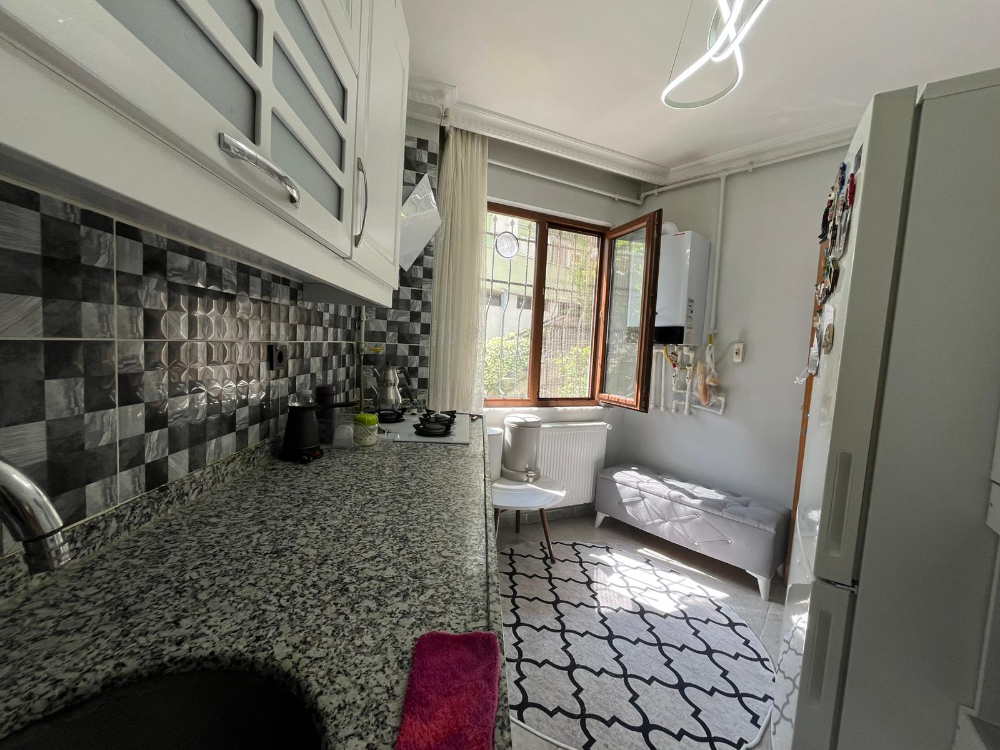 EYÜP KARADOLAP MAH. SAYA YOLU CAD. ÜSTÜ SATILIK 2+1 DAİRE