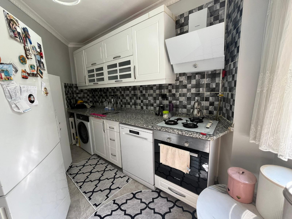 EYÜP KARADOLAP MAH. SAYA YOLU CAD. ÜSTÜ SATILIK 2+1 DAİRE