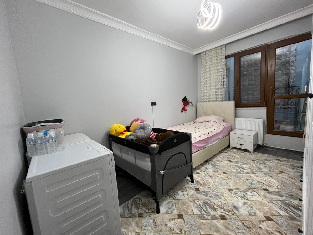 EYÜP KARADOLAP MAH. SAYA YOLU CAD. ÜSTÜ SATILIK 2+1 DAİRE