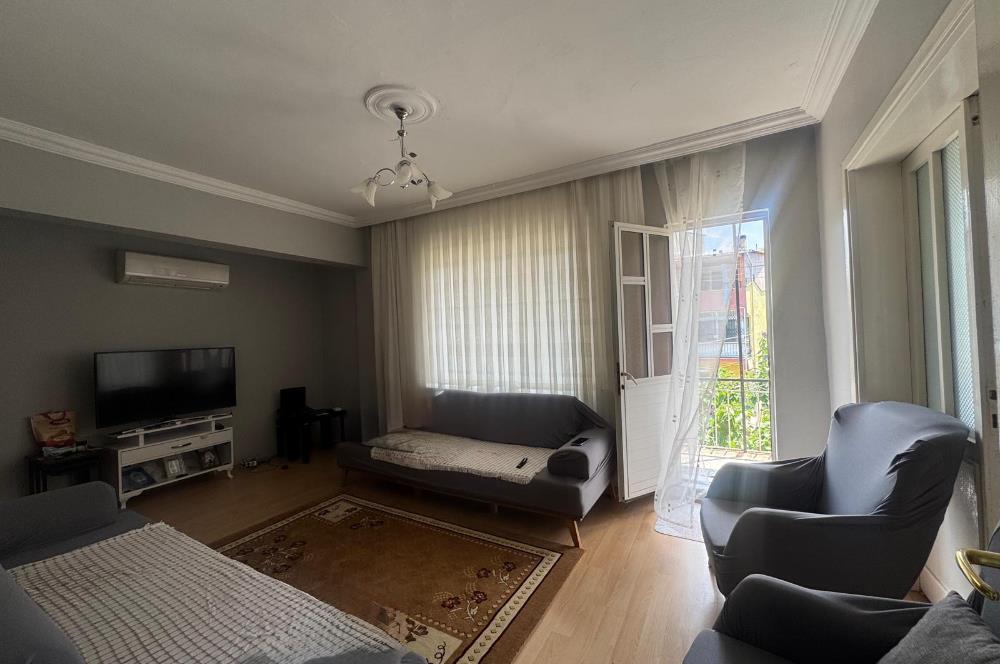Karabağlar Özgür Mh'de 3 katlı Komple Satılık Müstakil ev