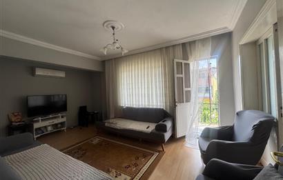 Karabağlar Özgür Mh'de 3 katlı Komple Satılık Müstakil ev