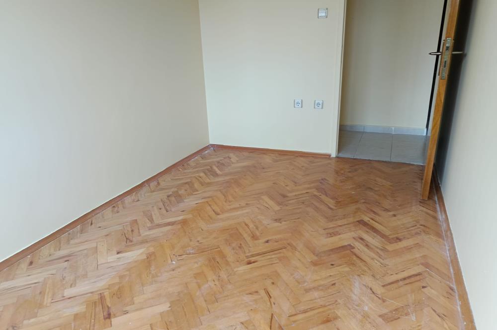 SİTE İÇİNDE 3+1 KİRALIK DAİRE METROYA YAKIN MERKEZİ KONUMDA