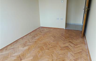 SİTE İÇİNDE 3+1 KİRALIK DAİRE METROYA YAKIN MERKEZİ KONUMDA
