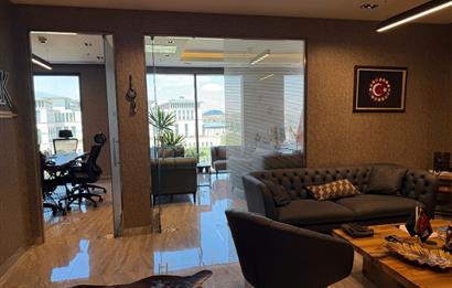 MOMENT BEŞTEPE DE CUMHURBAŞKANLIĞI MANZARALI SATILIK OFİS