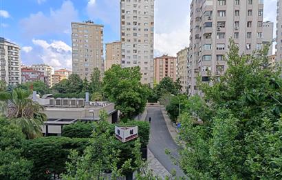 SİTE İÇİNDE 3+1 KİRALIK DAİRE METROYA YAKIN MERKEZİ KONUMDA