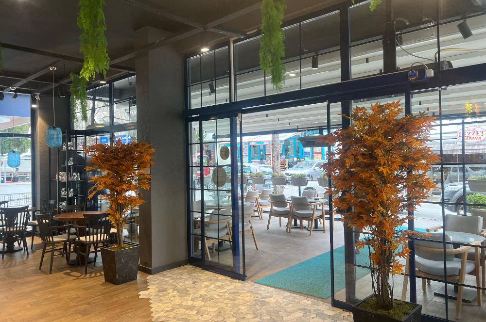 BAHÇELİEVLER DE SATILIK 560 M2 NET İÇİ YAPILI SATILIK DÜKKAN