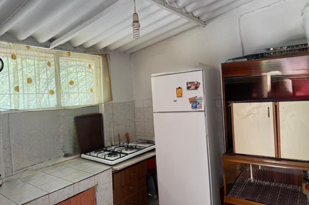 Karabağlar Özgür Mh'de 3 katlı Komple Satılık Müstakil ev