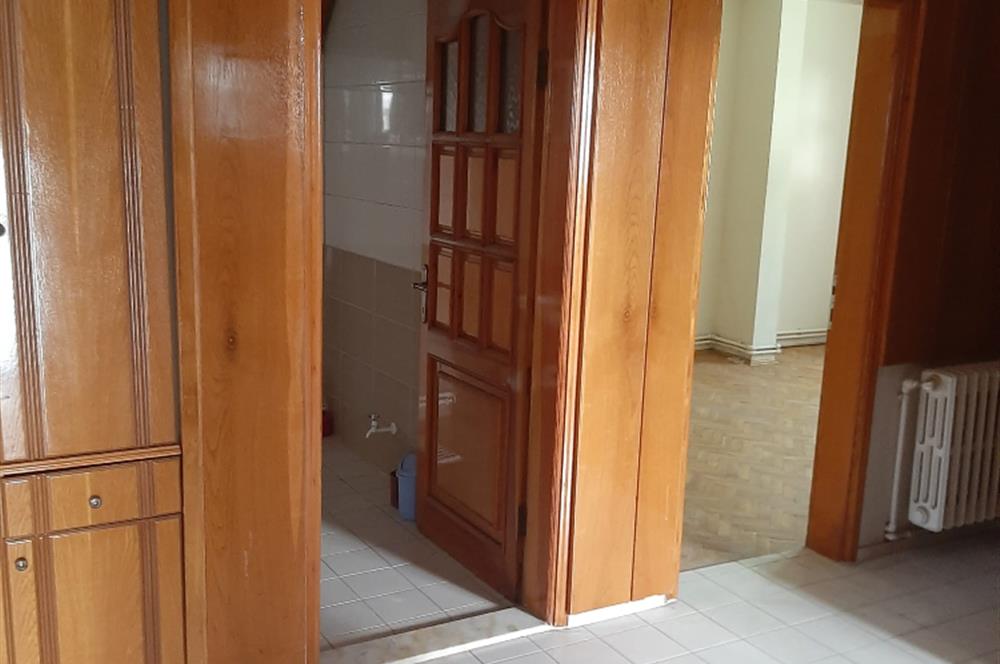 CENTURY 21 BAL GAYRİMENKUL'DEN SITKI YIRCALI CADDESİ 50 M ÜZERİ SATILIK 2+1 GENİŞ DAİRE
