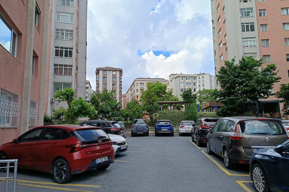 SİTE İÇİNDE 3+1 KİRALIK DAİRE METROYA YAKIN MERKEZİ KONUMDA