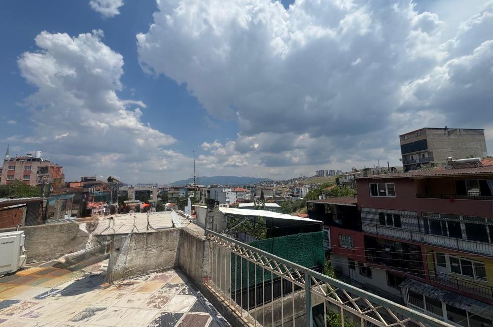 Karabağlar Özgür Mh'de 3 katlı Komple Satılık Müstakil ev