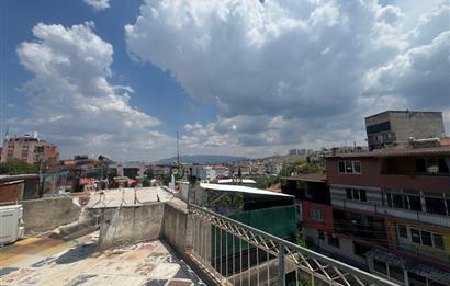 Karabağlar Özgür Mh'de 3 katlı Komple Satılık Müstakil ev