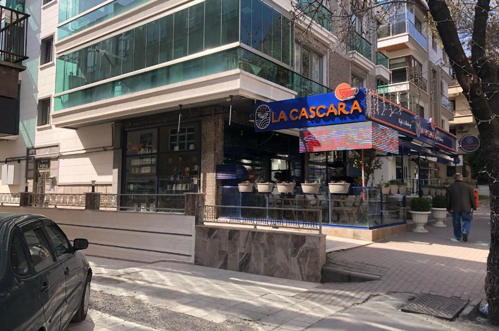 BAHÇELİEVLER DE SATILIK 560 M2 NET İÇİ YAPILI SATILIK DÜKKAN