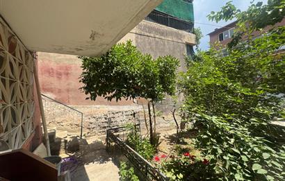 Karabağlar Özgür Mh'de 3 katlı Komple Satılık Müstakil ev