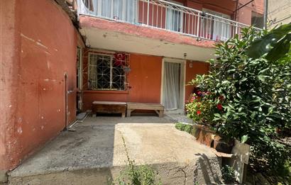 Karabağlar Özgür Mh'de 3 katlı Komple Satılık Müstakil ev