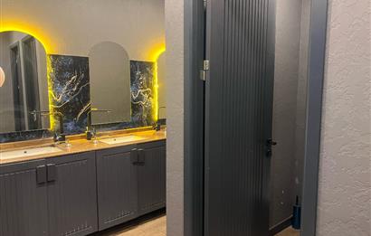 BAHÇELİEVLER DE SATILIK 560 M2 NET İÇİ YAPILI SATILIK DÜKKAN